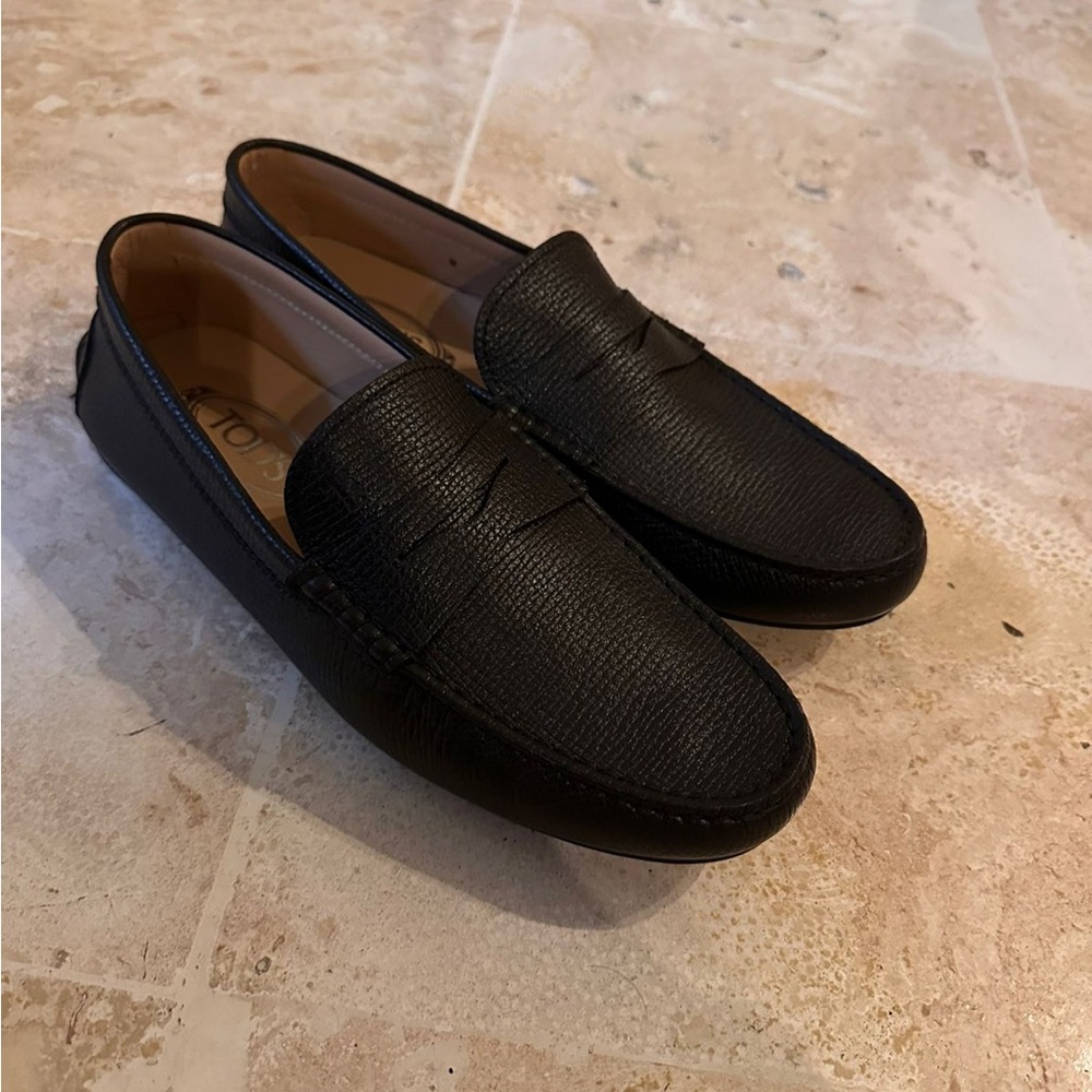 TODS SHOES BRAND NEW NEVER WORN